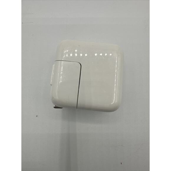 Apple (A-135) 10 W USB Power Adapter 28-7 - Picture 5 of 8